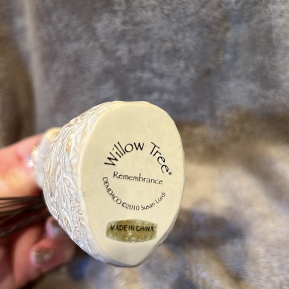 Willow Tree Remembrance figurine - Picture 3 of 3